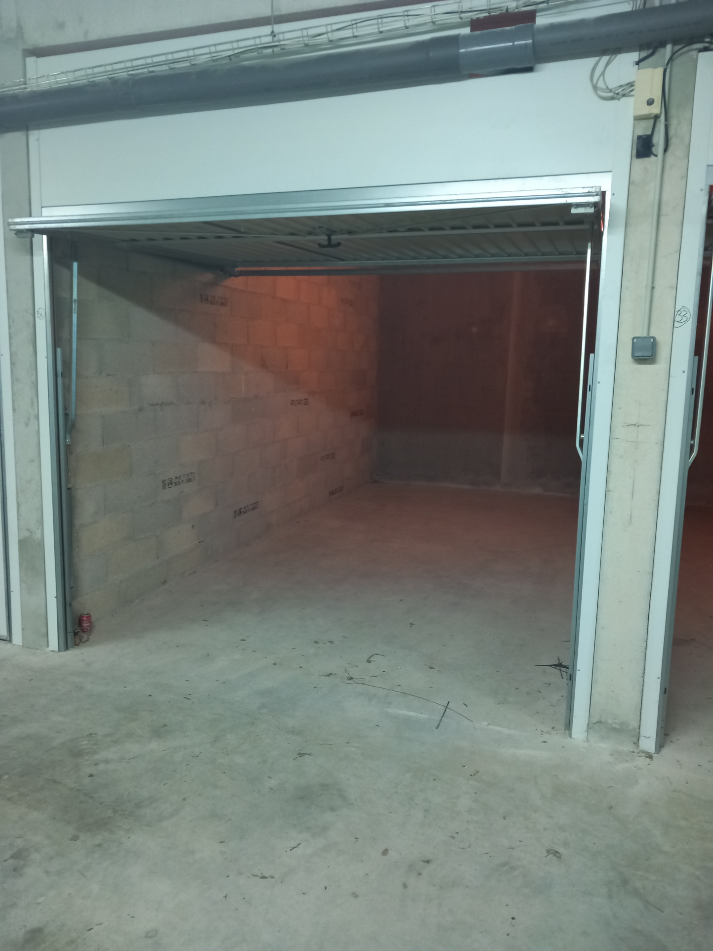 Location parking/box T0 de 15m²